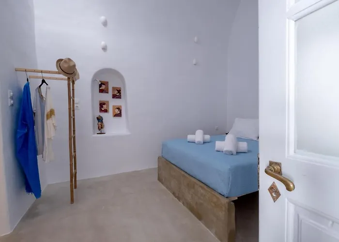 Labyrinth Traditional Villa *