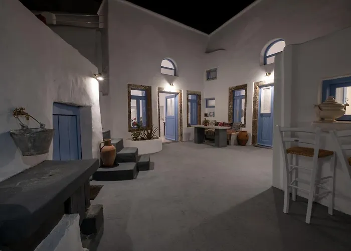 Labyrinth Traditional Villa *