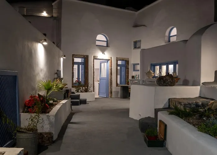 Labyrinth Traditional Pýrgos