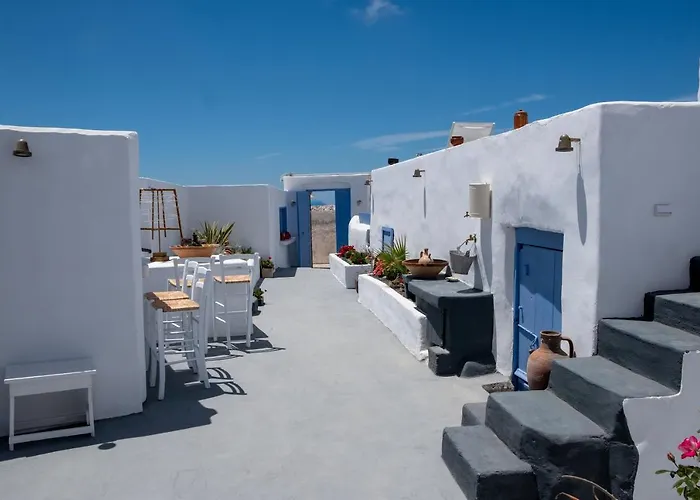 Villa Labyrinth Traditional