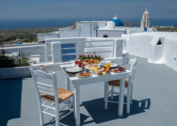 Labyrinth Traditional Pýrgos