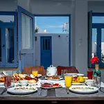 Villa Labyrinth Traditional *