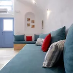 Villa Labyrinth Traditional
