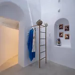 Villa Labyrinth Traditional