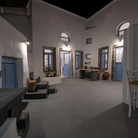 Labyrinth Traditional Villa *