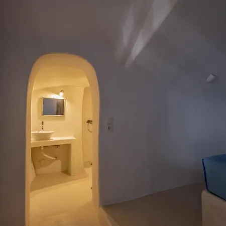 Labyrinth Traditional Villa *