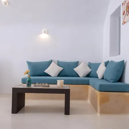 Labyrinth Traditional Pýrgos