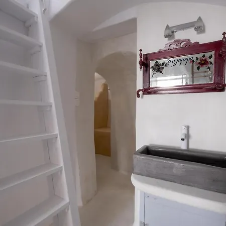 Вилла Labyrinth Traditional *