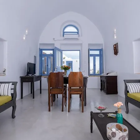 Labyrinth Traditional Пиргос